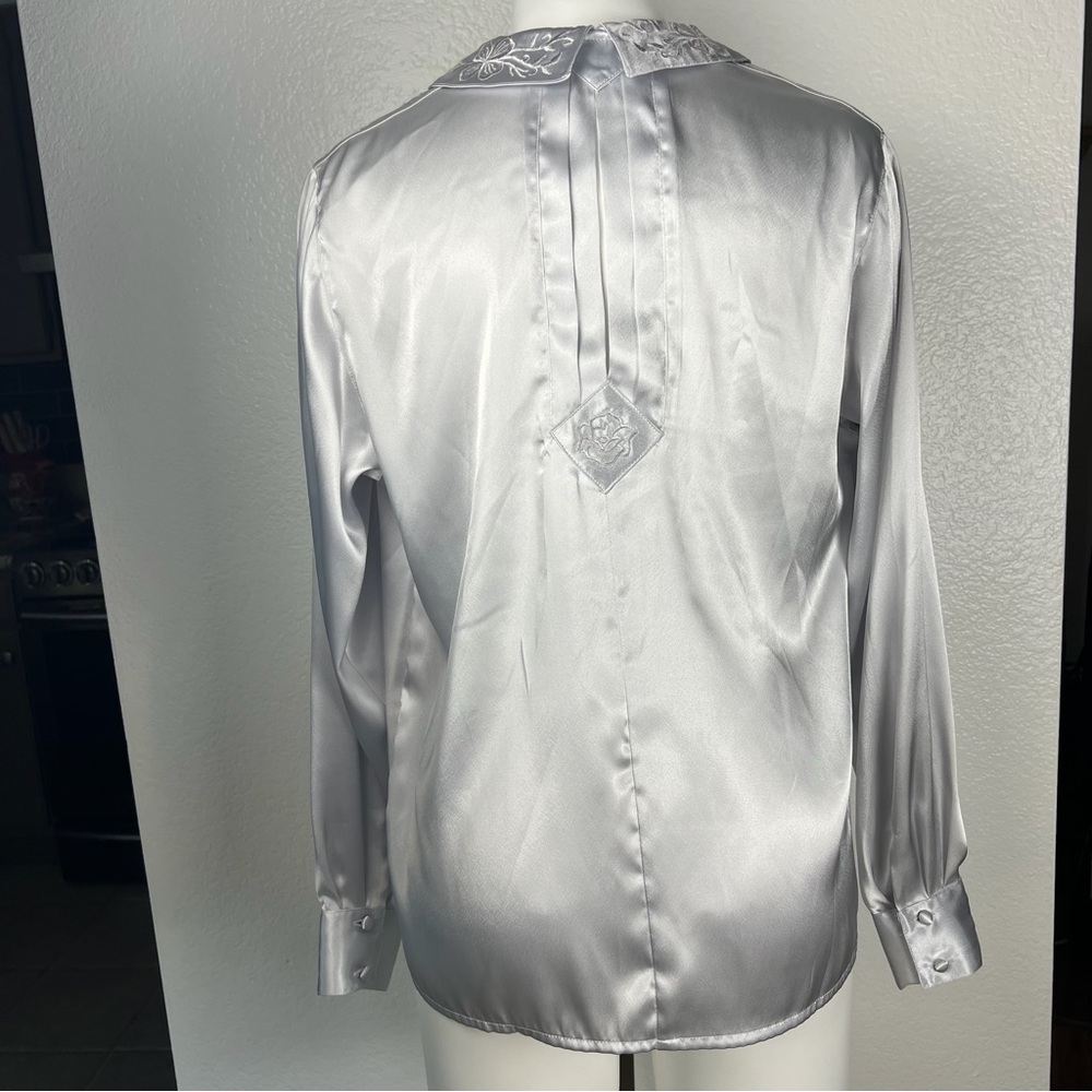 Vintage Amanda Smith Silver Satin Blouse - Picture 5 of 9
